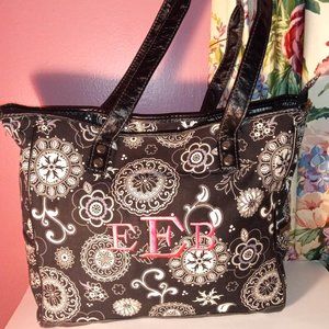 THIRTY-ONE BLACK, WHITE AND PINK FLORAL LARGE OVERNIGHT TRAVEL TOTEBAG